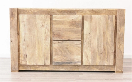 Komoda drewniana mango naturalna 150 cm – funkcjonalna i elegancka